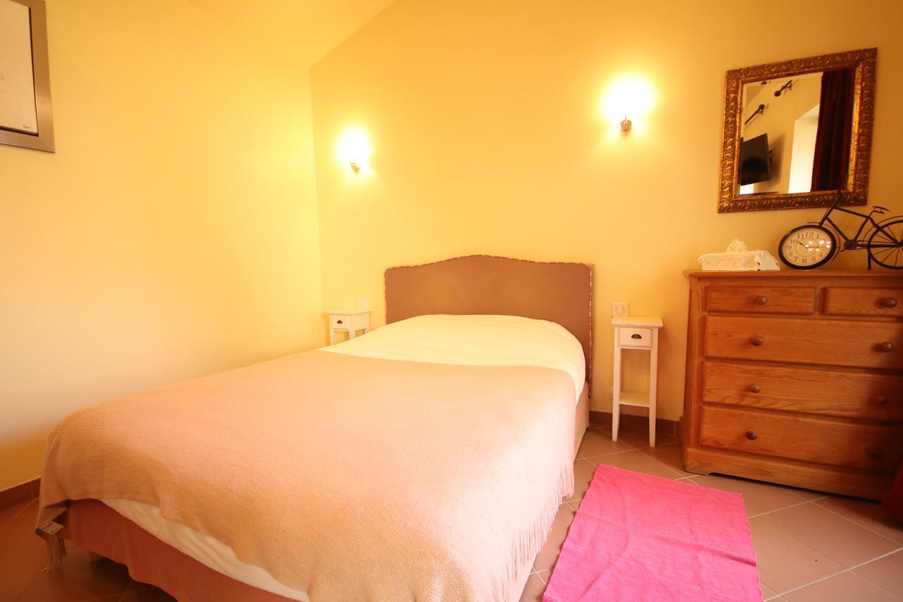 Chambres D'Hotes Les Delices De La Roche Louresse-Rochemenier Buitenkant foto