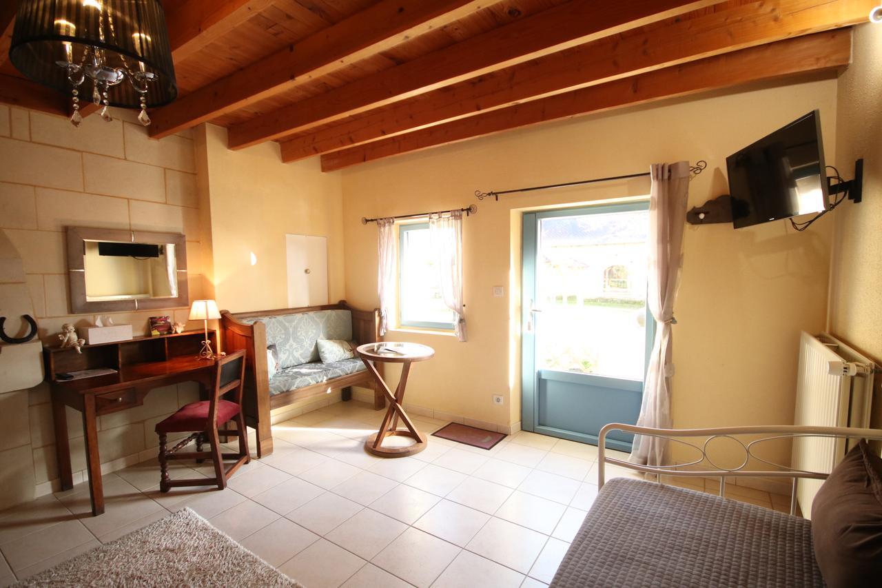 Chambres D'Hotes Les Delices De La Roche Louresse-Rochemenier Buitenkant foto